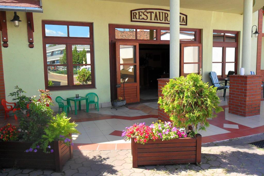 Hotel St.Florian Štúrovo Exterior foto